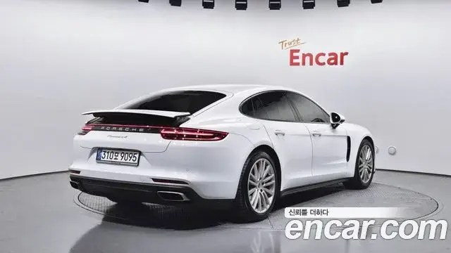 Porsche Panamera 2020 — Фото 2/20