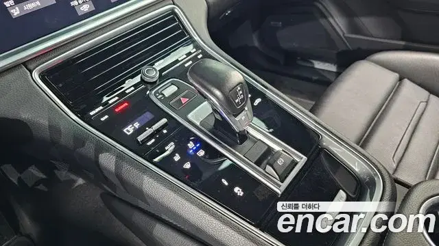 Porsche Panamera 2020 — Фото 9/20
