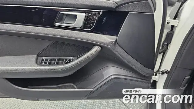 Porsche Panamera 2020 — Фото 17/20