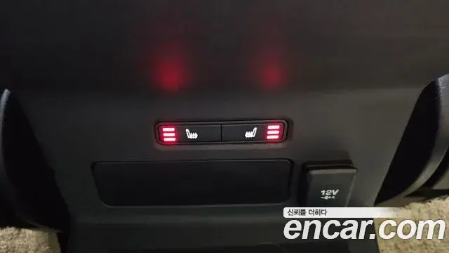 Land Rover Range Rover Velar 2018 — Photo 11/20