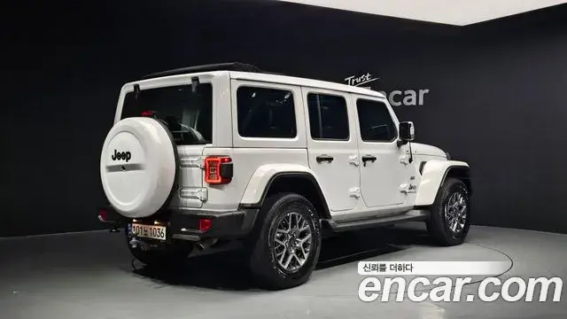 Jeep Wrangler 2021 — ფოტო 26/32