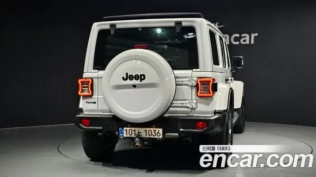 Jeep Wrangler 2021 — ფოტო 29/32