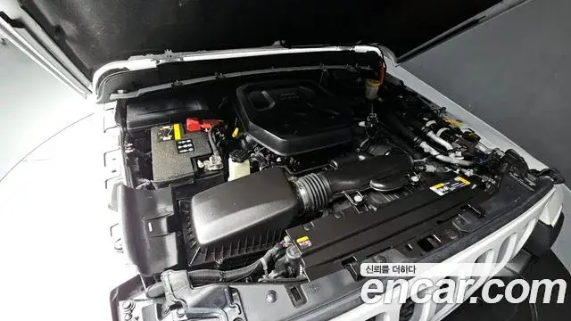 Jeep Wrangler 2021 — ფოტო 16/32