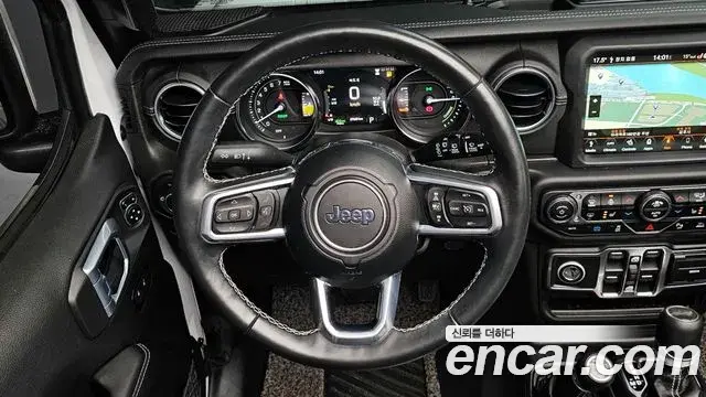Jeep Wrangler 2021 — ფოტო 30/32