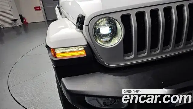Jeep Wrangler 2021 — ფოტო 15/32