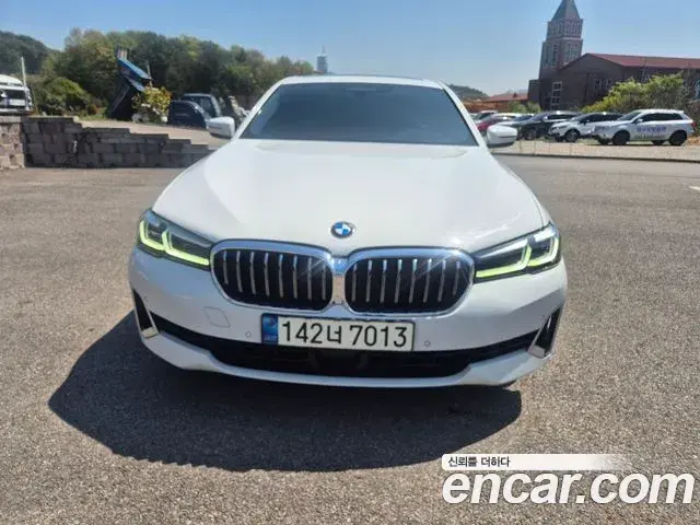 BMW 5 Series 2022 — Фото 10/20
