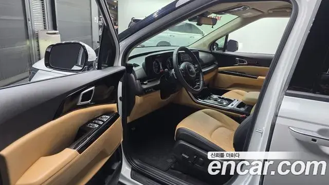 Kia Carnival 2023 — Photo 10/20
