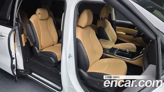 Kia Carnival 2023 — Photo 12/20