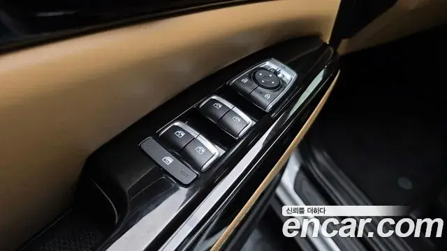 Kia Carnival 2023 — Photo 14/20