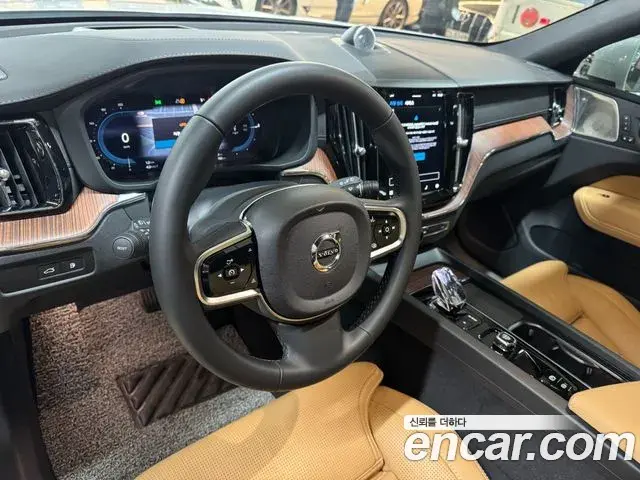 Volvo XC60 2024 — Photo 10/20
