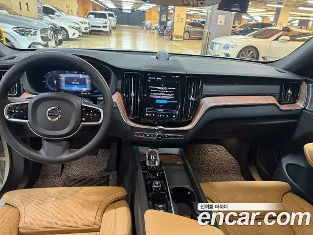 Volvo XC60 2024 — Photo 6/20