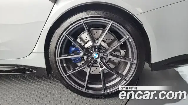 BMW M3 2024 — ფოტო 8/32