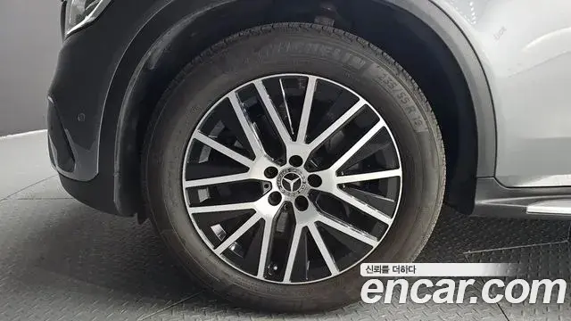 Mercedes-Benz GLC-Class 2021 — ფოტო 35/36