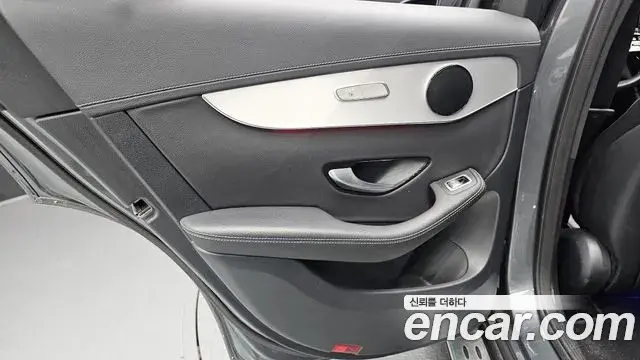 Mercedes-Benz GLC-Class 2021 — ფოტო 9/36