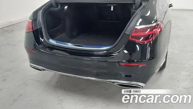 Mercedes-Benz S-Class 2025 — Фото 11/17