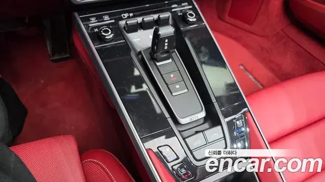 Porsche 911 2023 — ფოტო 15/20