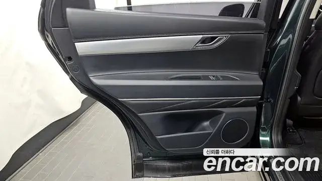 Genesis GV80 2021 — ფოტო 28/34