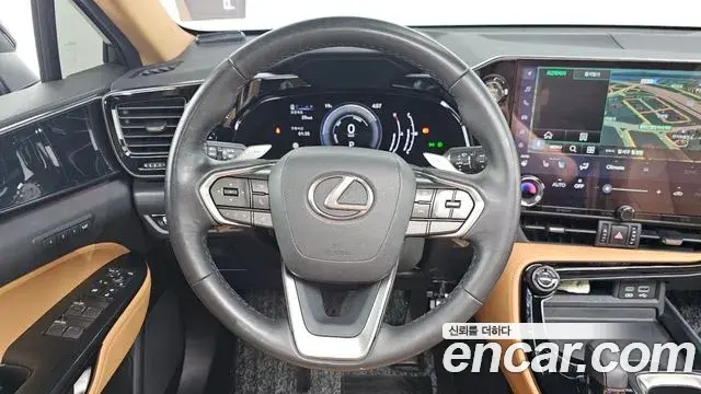Lexus NX350h 2023 — Photo 15/20