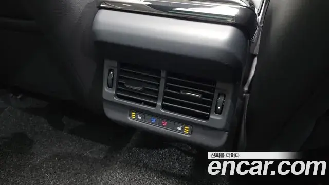 Land Rover Range Rover Evoque 2025 — Фото 17/20