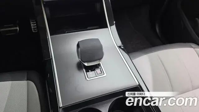 Land Rover Range Rover Evoque 2025 — Фото 18/20
