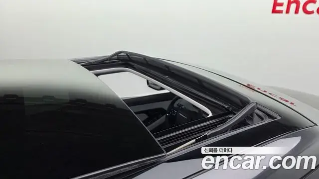 Land Rover Range Rover Evoque 2025 — Фото 19/20