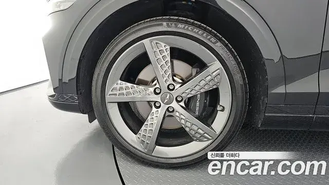 Genesis GV70 2021 — Şəkil 21/32