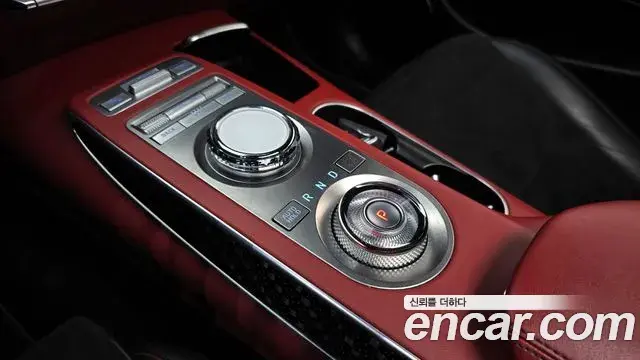 Genesis GV70 2021 — Şəkil 18/32