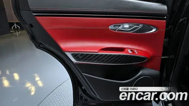 Genesis GV70 2021 — Şəkil 26/32