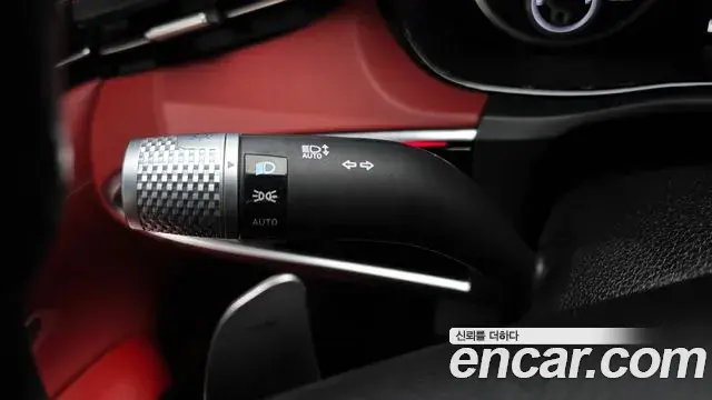 Genesis GV70 2021 — Şəkil 25/32