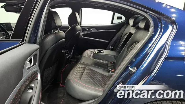 Genesis G70 2020 — ფოტო 13/20
