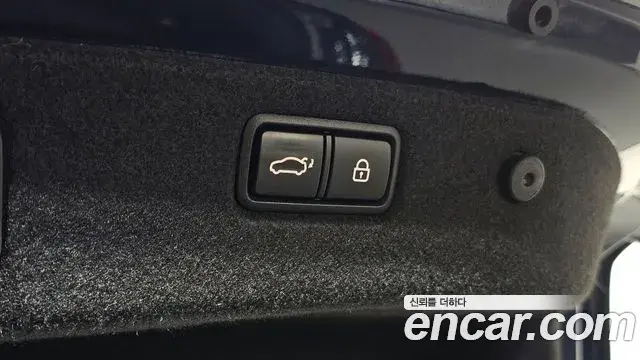 Genesis G70 2020 — ფოტო 14/20
