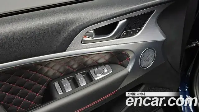 Genesis G70 2020 — ფოტო 16/20