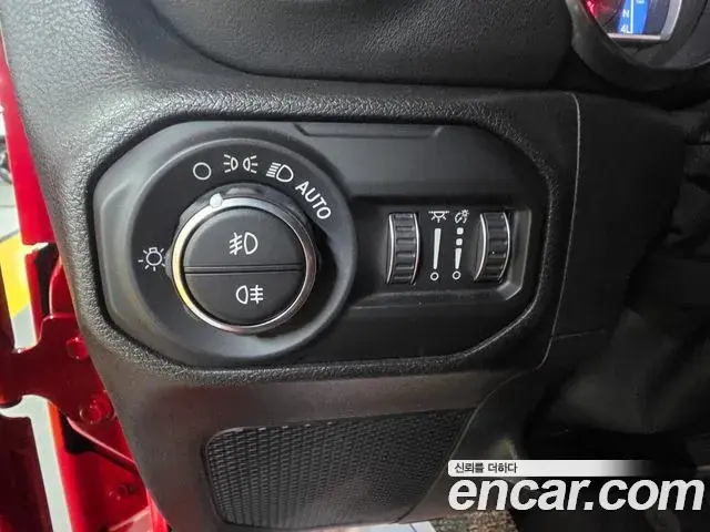 Jeep Wrangler 2019 — Şəkil 13/20