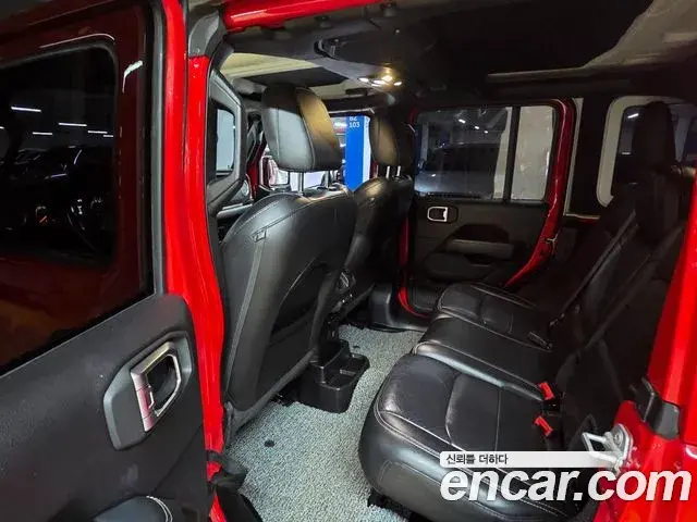 Jeep Wrangler 2019 — Şəkil 7/20