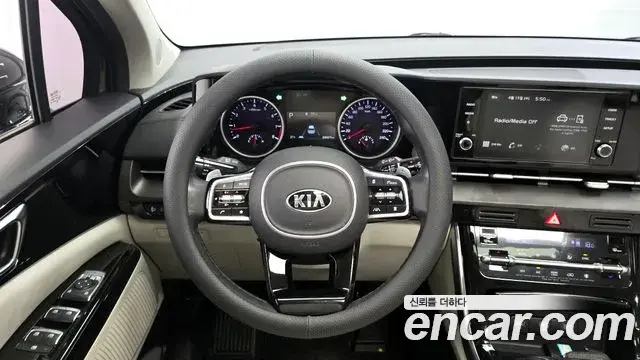 Kia Carnival 2021 — Фото 13/20