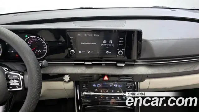 Kia Carnival 2021 — Фото 14/20
