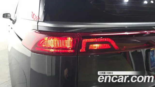 Kia Carnival 2021 — Şəkil 17/35