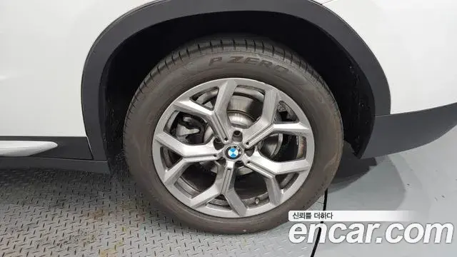 BMW X4 2021 — Photo 26/34
