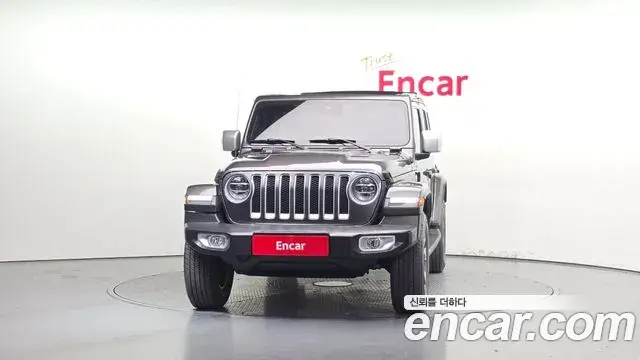 Jeep Wrangler 2021 — ფოტო 13/20