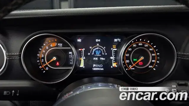 Jeep Wrangler 2021 — ფოტო 2/20