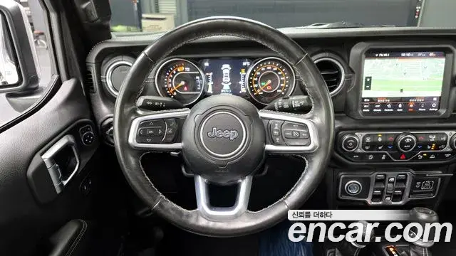 Jeep Wrangler 2021 — ფოტო 15/20