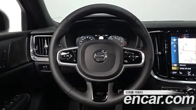 Volvo S60 2022 — Фото 13/20
