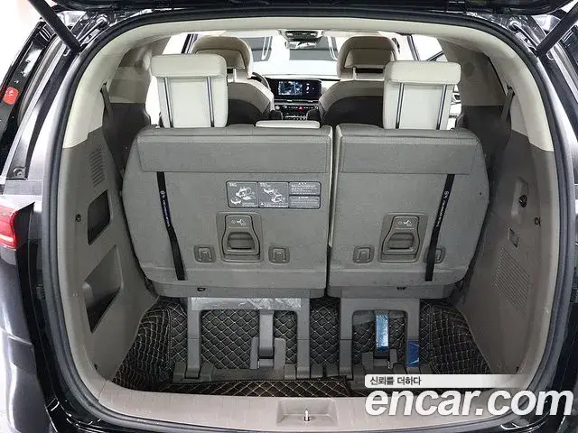 Kia Carnival 2021 — Фото 4/20