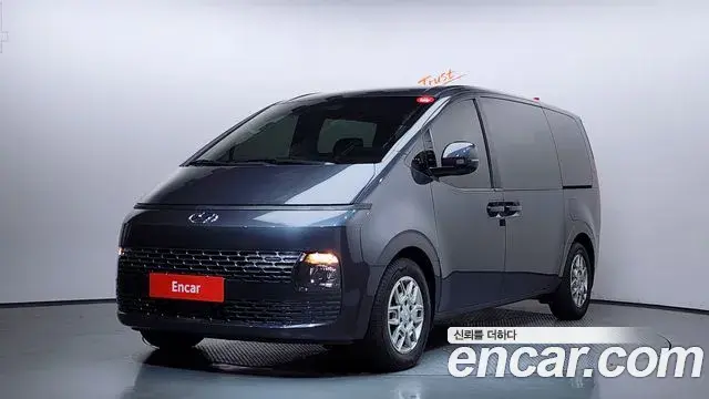 Hyundai Staria 2023 — ფოტო 16/32