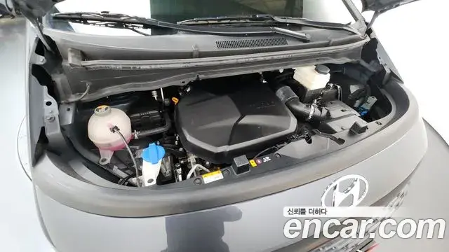 Hyundai Staria 2023 — ფოტო 5/32
