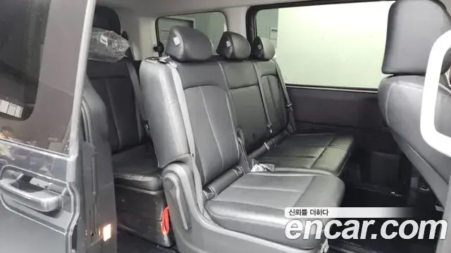 Hyundai Staria 2023 — ფოტო 23/32
