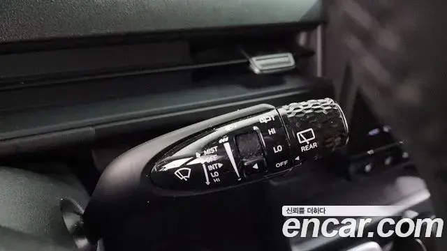 Hyundai Staria 2023 — ფოტო 7/32