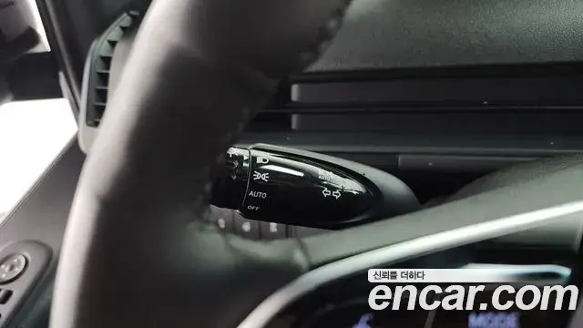Hyundai Staria 2023 — ფოტო 4/32