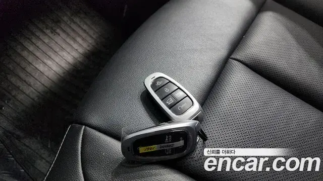 Hyundai Staria 2023 — ფოტო 29/32