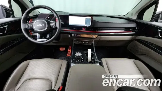 Kia Carnival 2024 — ფოტო 27/32